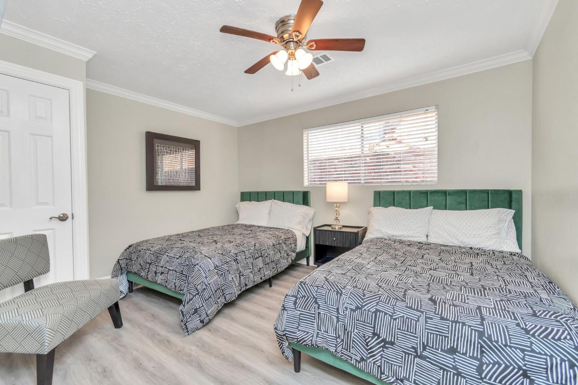 1976 Accessiblegem Jacuzzi Sleep13 Chinatown 20Mins Dt Vila Houston Exterior foto