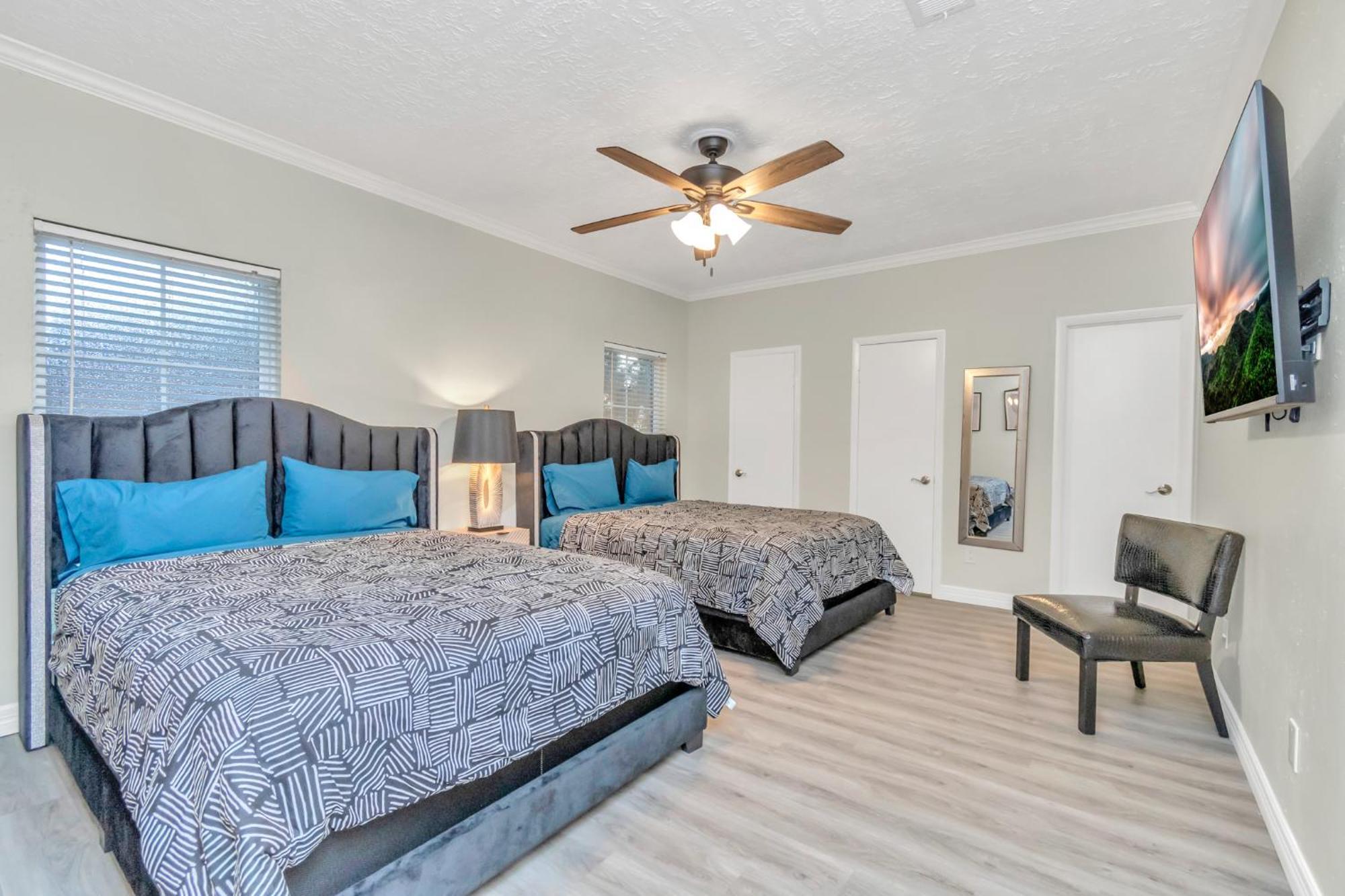 1976 Accessiblegem Jacuzzi Sleep13 Chinatown 20Mins Dt Vila Houston Exterior foto